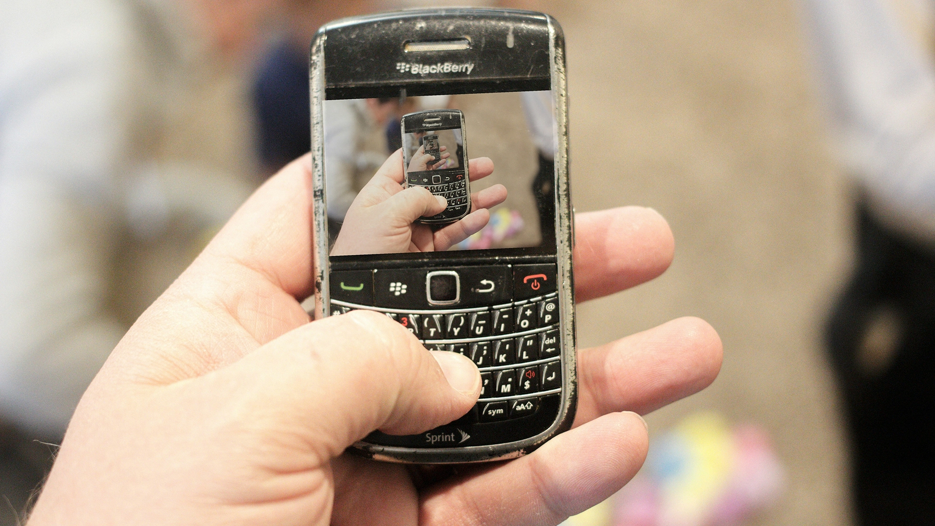Nostalgia Tehnologică: TikTok Readuce în Prim-Plan BlackBerry
